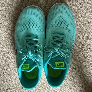 Youth Nike Free Run Sneakers